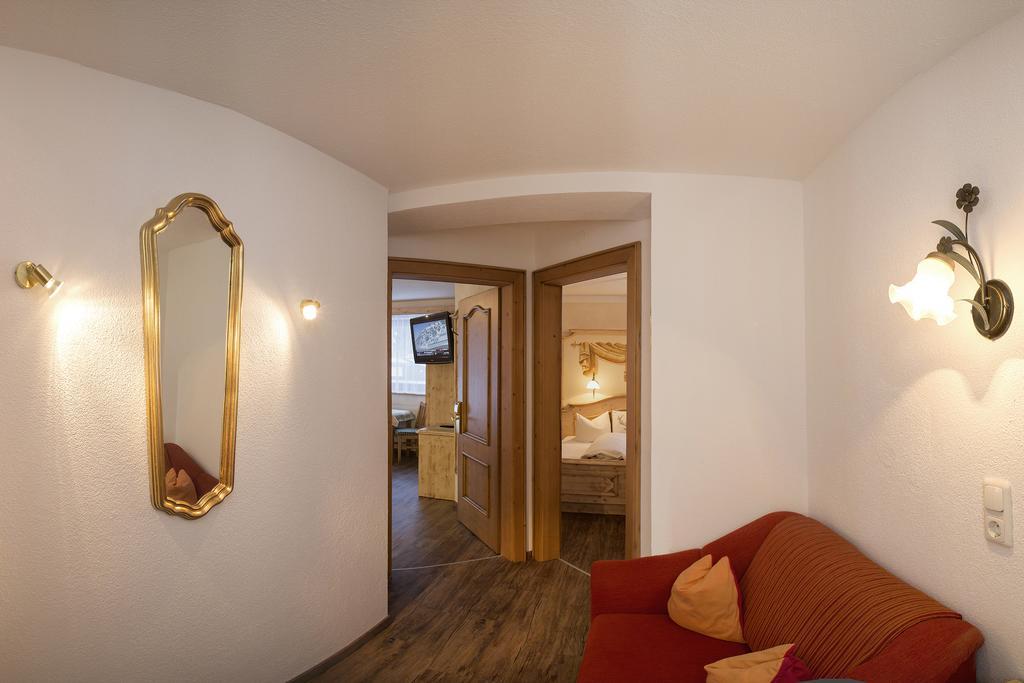 Hotel Tanzer Ишгъл Стая снимка